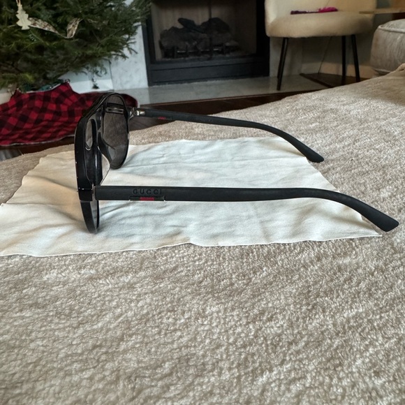 Gucci Aviator Sunglasses - Picture 5 of 6